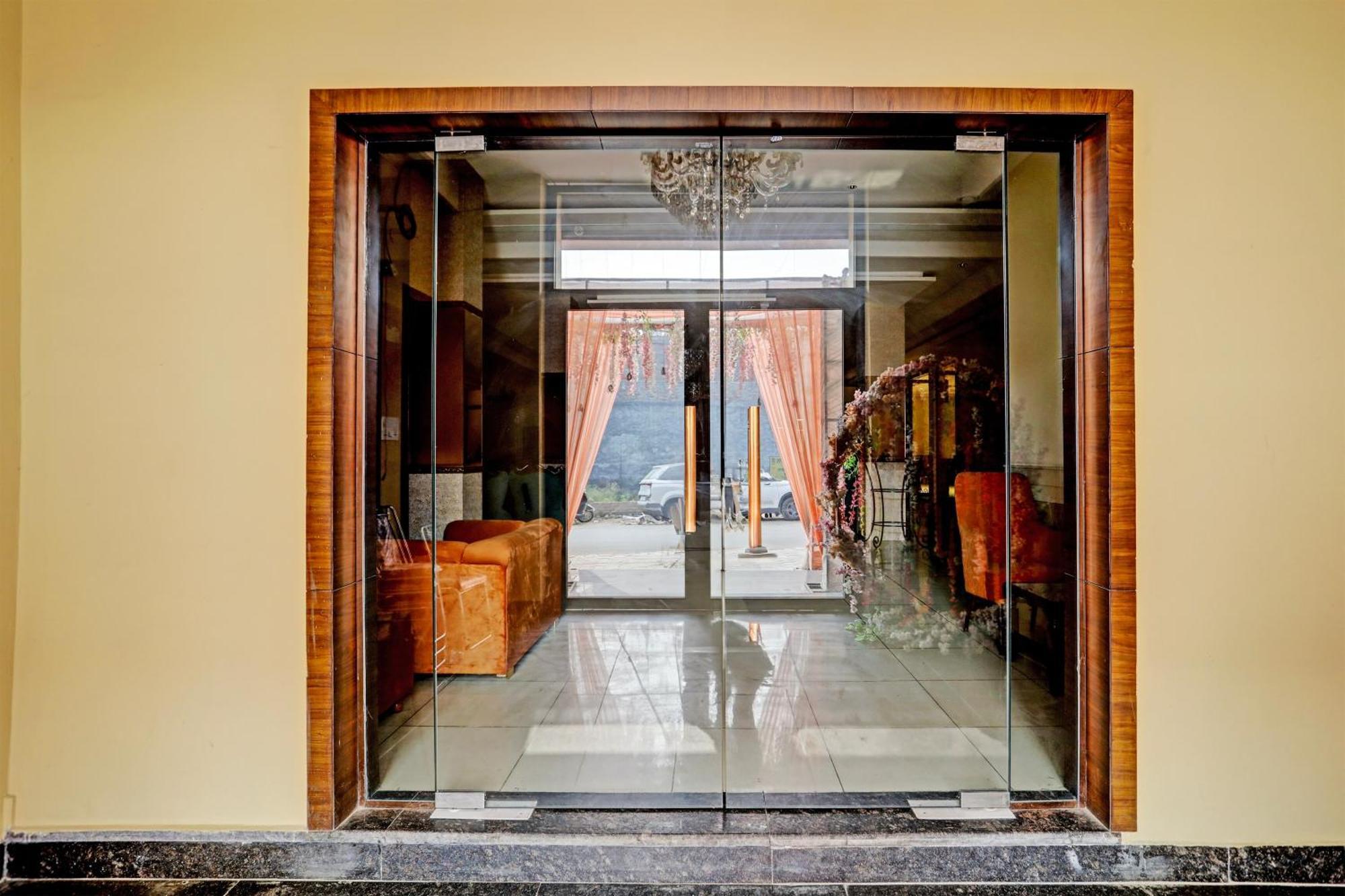 Hotel O Miraas Hotel And Banquet Hall Ludhiana Buitenkant foto