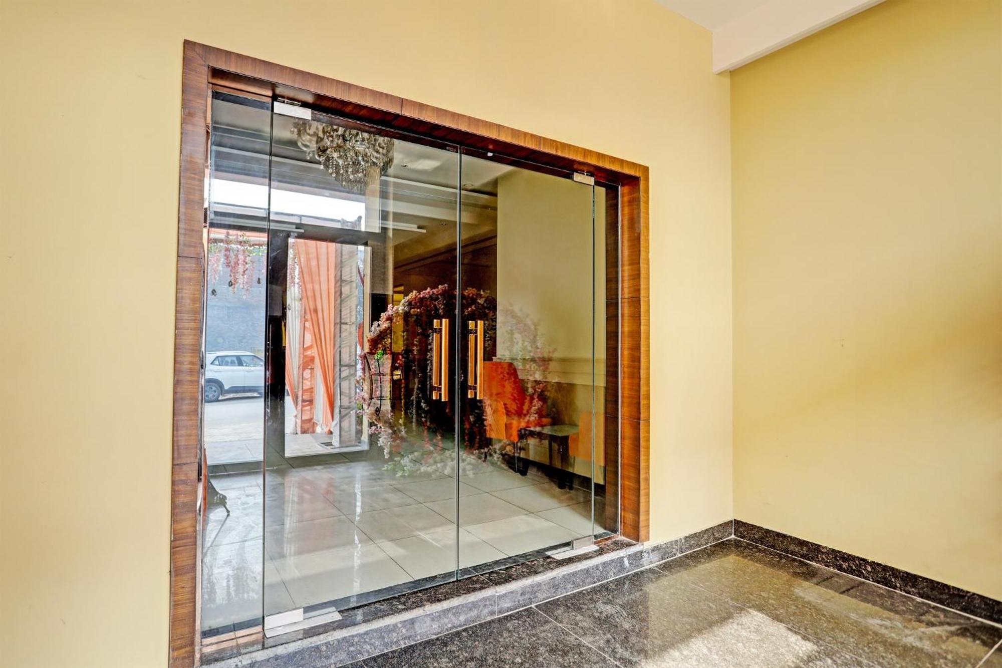 Hotel O Miraas Hotel And Banquet Hall Ludhiana Buitenkant foto